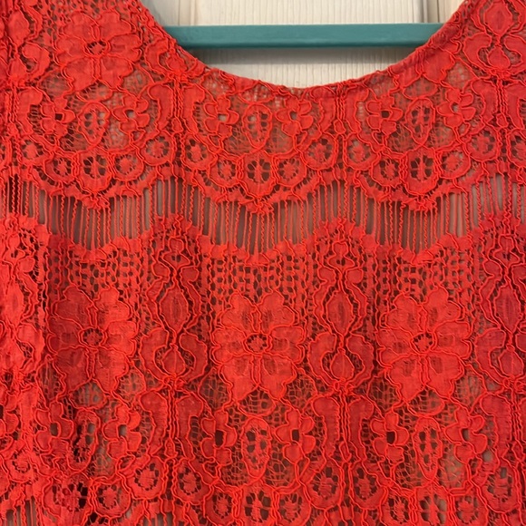 Gorgeous Maeve coral peplum lace top xs - Picture 2 of 3